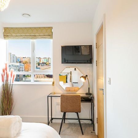 City Centre - Free Parking - Stylish 2 Bedroom Apartment บริสตอล ภายนอก รูปภาพ