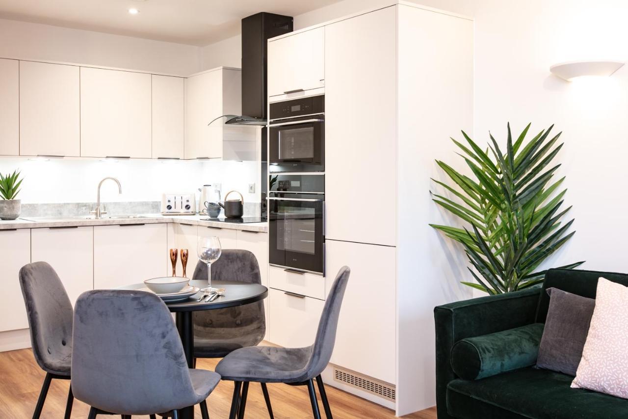 City Centre - Free Parking - Stylish 2 Bedroom Apartment บริสตอล ภายนอก รูปภาพ