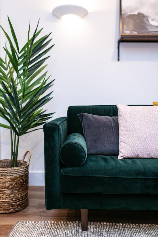 City Centre - Free Parking - Stylish 2 Bedroom Apartment บริสตอล ภายนอก รูปภาพ