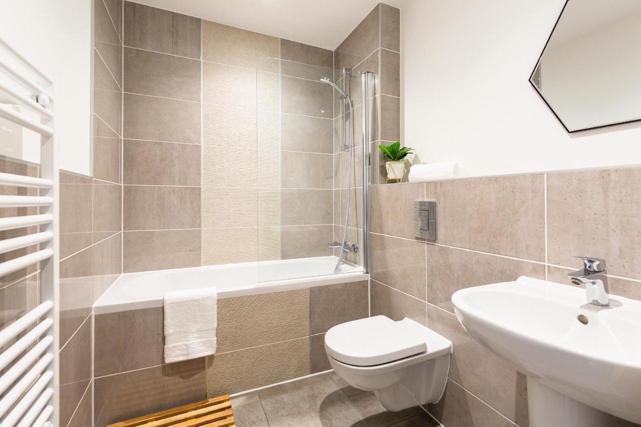 City Centre - Free Parking - Stylish 2 Bedroom Apartment บริสตอล ภายนอก รูปภาพ