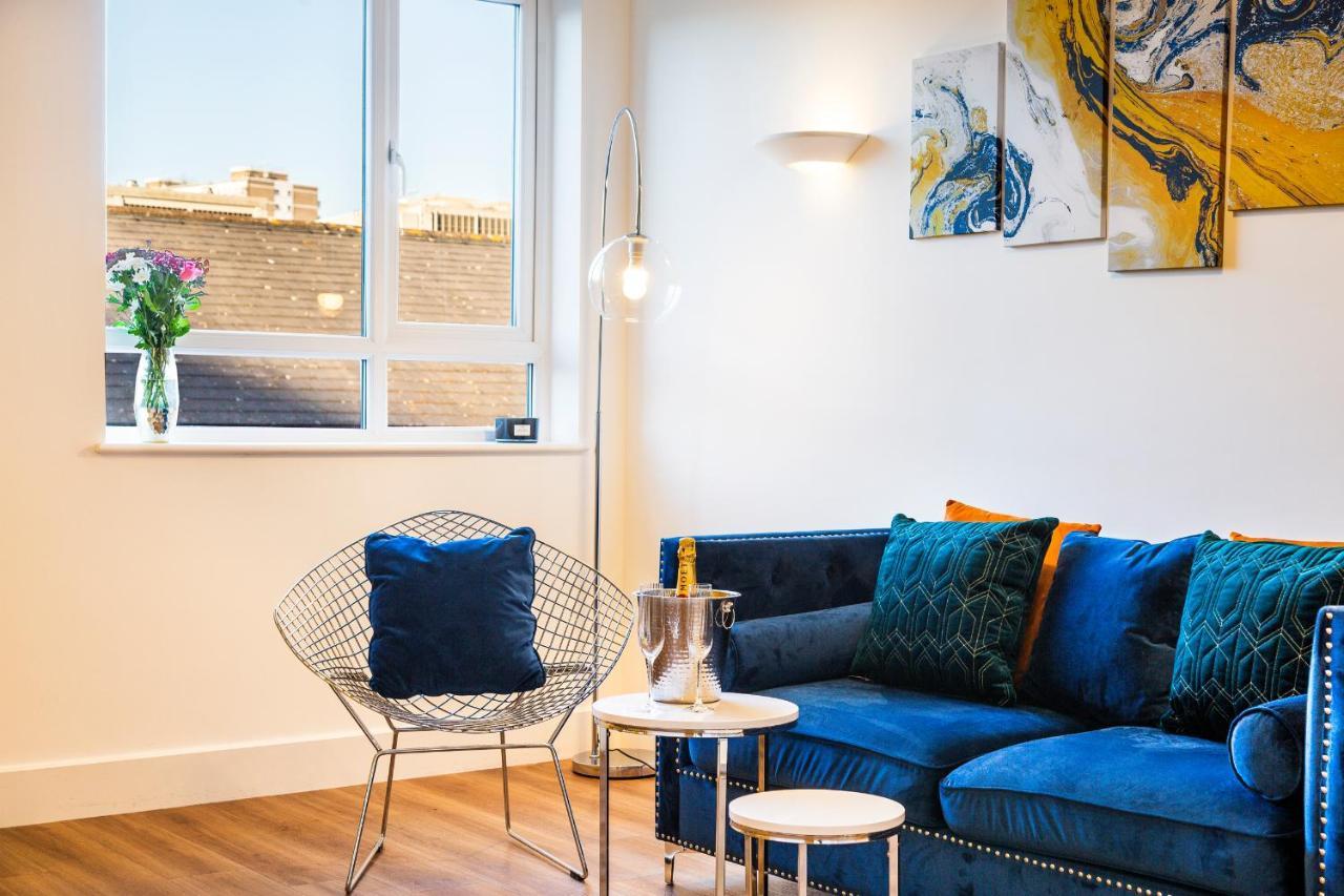 City Centre - Free Parking - Stylish 2 Bedroom Apartment บริสตอล ภายนอก รูปภาพ
